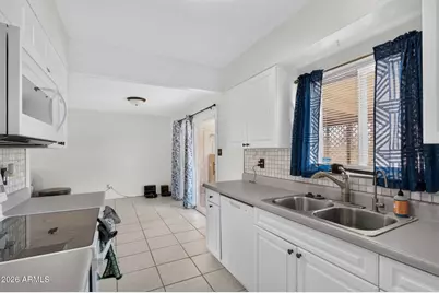 2029 W Sunnyside Avenue, Phoenix, AZ 85029 - Photo 17