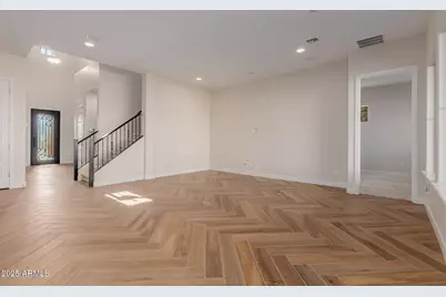 13218 W Golden Puma Trail, Peoria, AZ 85383 - Photo 5