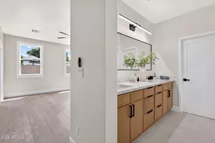 4221 E Mulberry Dr, Phoenix, AZ 85018 - Photo 15