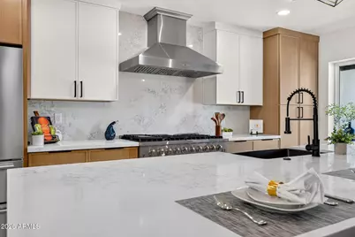 4221 E Mulberry Drive, Phoenix, AZ 85018 - Photo 5