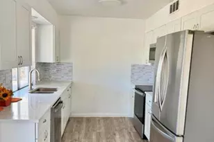 14202 N Lakeforest Dr, Sun City, AZ 85351 - Photo 7