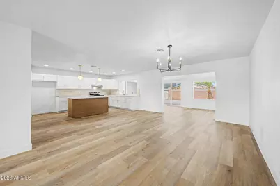 5207 N 39th Drive, Phoenix, AZ 85019 - Photo 7