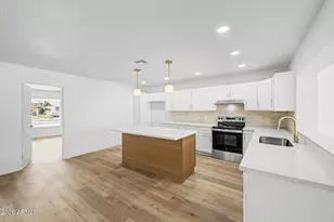 5207 N 39th Dr, Phoenix, AZ 85019 - Photo 11