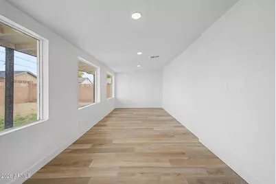 5207 N 39th Drive, Phoenix, AZ 85019 - Photo 13