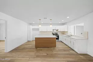 5207 N 39th Dr, Phoenix, AZ 85019 - Photo 9