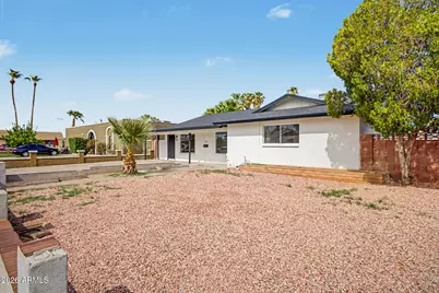 5207 N 39th Drive, Phoenix, AZ 85019 - Photo 3