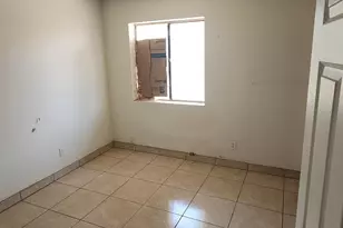 4102 N 69th Ln, Phoenix, AZ 85033 - Photo 3