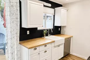 4202 N 38th St, Phoenix, AZ 85018 - Photo 9