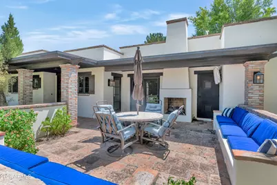 4735 N 32nd Place, Phoenix, AZ 85018 - Photo 3