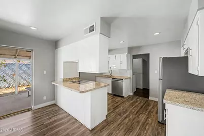 6701 N 42nd Drive, Phoenix, AZ 85019 - Photo 9