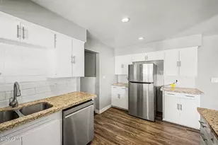 6701 N 42nd Dr, Phoenix, AZ 85019 - Photo 7