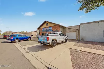 6819 N 55th Drive, Glendale, AZ 85301 - Photo 3