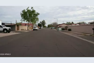 6819 N 55th Drive, Glendale, AZ 85301 - Photo 5