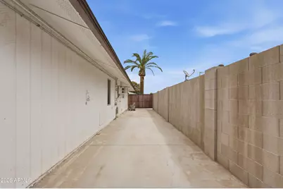 19820 N Cherry Tree Lane, Sun City, AZ 85373 - Photo 43