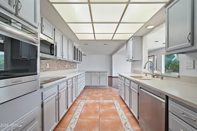 19820 N Cherry Tree Lane, Sun City, AZ 85373 - Photo 9