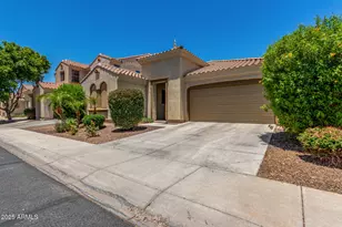 82 W Aster Dr, Chandler, AZ 85248 - Photo 5