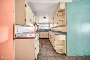 915 W Tamarisk St, Phoenix, AZ 85041 - Photo 15