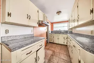 915 W Tamarisk St, Phoenix, AZ 85041 - Photo 13