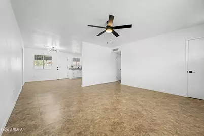 242 E Heather Avenue, Gilbert, AZ 85234 - Photo 9