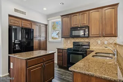 2233 E Pecan Road, Phoenix, AZ 85040 - Photo 3