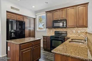 2233 E Pecan Rd, Phoenix, AZ 85040 - Photo 3