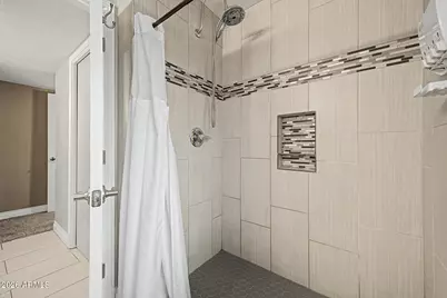 10515 W Kingswood Circle, Sun City, AZ 85351 - Photo 17