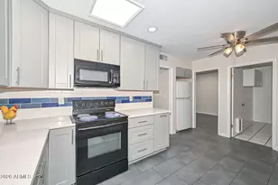 9237 N 111th Ave, Sun City, AZ 85351 - Photo 11