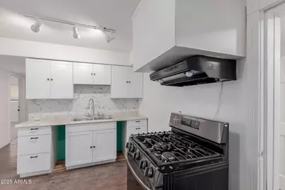 3622 W Sunland Avenue, Phoenix, AZ 85041 - Photo 9
