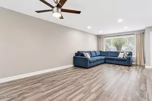 5836 W Winchcomb Dr, Glendale, AZ 85306 - Photo 7