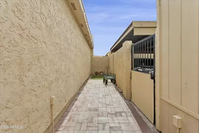 5836 W Winchcomb Drive, Glendale, AZ 85306 - Photo 35
