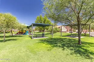 857 E Manor Dr, Chandler, AZ 85225 - Photo 21