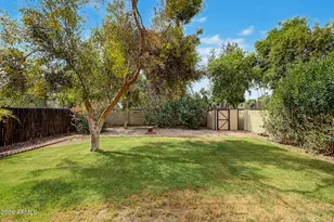 857 E Manor Dr, Chandler, AZ 85225 - Photo 17