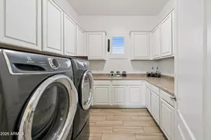 7551 W Saguaro Park Ln, Peoria, AZ 85383 - Photo 37