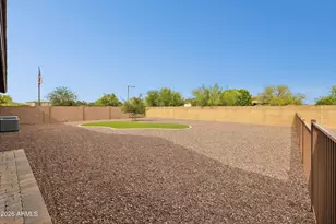 7551 W Saguaro Park Ln, Peoria, AZ 85383 - Photo 51