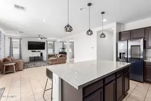 2404 S 124th Dr, Avondale, AZ 85323 - Photo 7