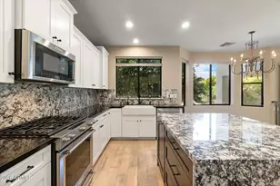 4201 N 42nd Pl, Phoenix, AZ 85018 - Photo 9