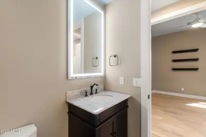 4201 N 42nd Place, Phoenix, AZ 85018 - Photo 11