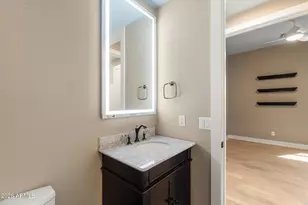 4201 N 42nd Pl, Phoenix, AZ 85018 - Photo 11