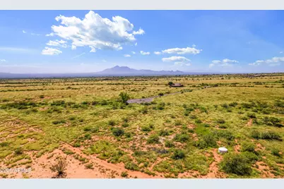6777 E Roberto Loop #20, Hereford, AZ 85615 - Photo 7