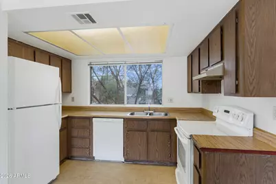 10815 N 15th Lane #Apt 3, Phoenix, AZ 85029 - Photo 5
