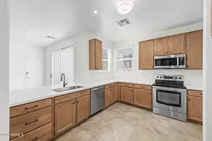 886 S Huish Dr, Gilbert, AZ 85296 - Photo 11