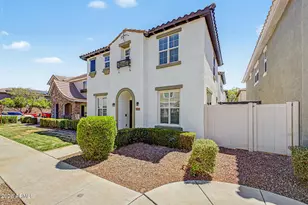 886 S Huish Dr, Gilbert, AZ 85296 - Photo 5