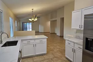 2556 W Tamarisk Ave, Phoenix, AZ 85041 - Photo 13