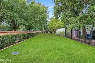 8219 N 74th Place, Scottsdale, AZ 85258 - Photo 23