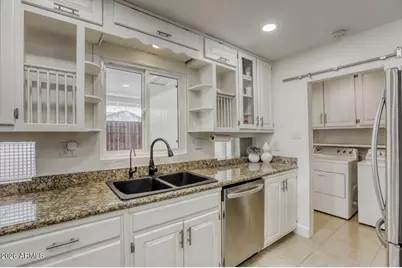 1939 E Solano Drive, Phoenix, AZ 85016 - Photo 9