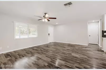 5755 W Sunnyside Drive, Glendale, AZ 85304 - Photo 5