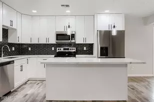 5755 W Sunnyside Dr, Glendale, AZ 85304 - Photo 9
