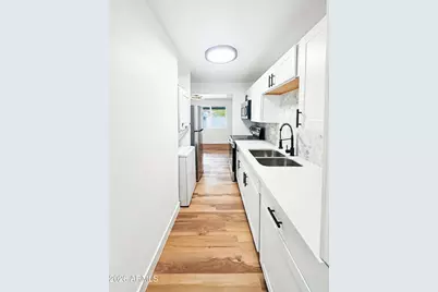 1846 N 51st Street #05, Phoenix, AZ 85008 - Photo 1