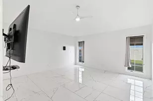 3187 E Berridge Ln, Phoenix, AZ 85016 - Photo 9