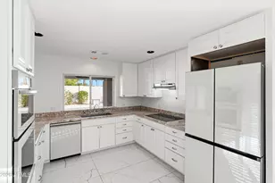 3187 E Berridge Ln, Phoenix, AZ 85016 - Photo 11